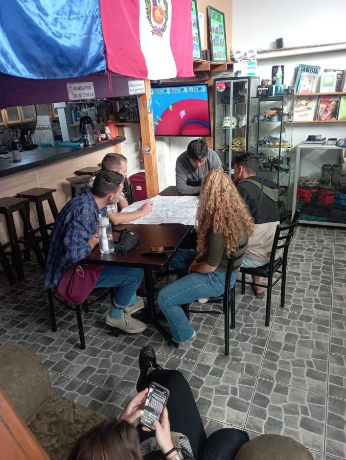 Andes Hostel Huaraz  Εξωτερικό φωτογραφία